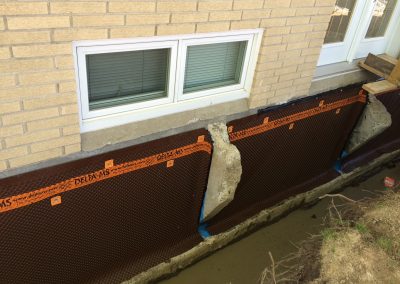 Service de drain français et imperméabilisation de fondations à Laval et sur la Rive-Sud et Rive-Nord/ Mini-Excavation Montréal