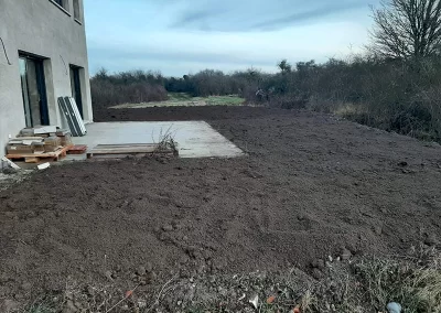Service de nivellement de terrain exterieures à Repentigny / Entrepreneur Mini-Excavation Montréal