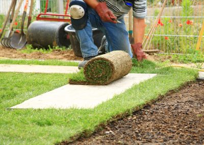 Service de paysagement de terrain exterieures à St-Jérôme / Entrepreneur Mini-Excavation Montréal